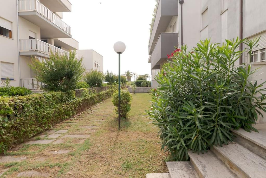 Appartamento Incantevole Fronte Mare Villa Rosa Di Martinsicuro Exterior foto